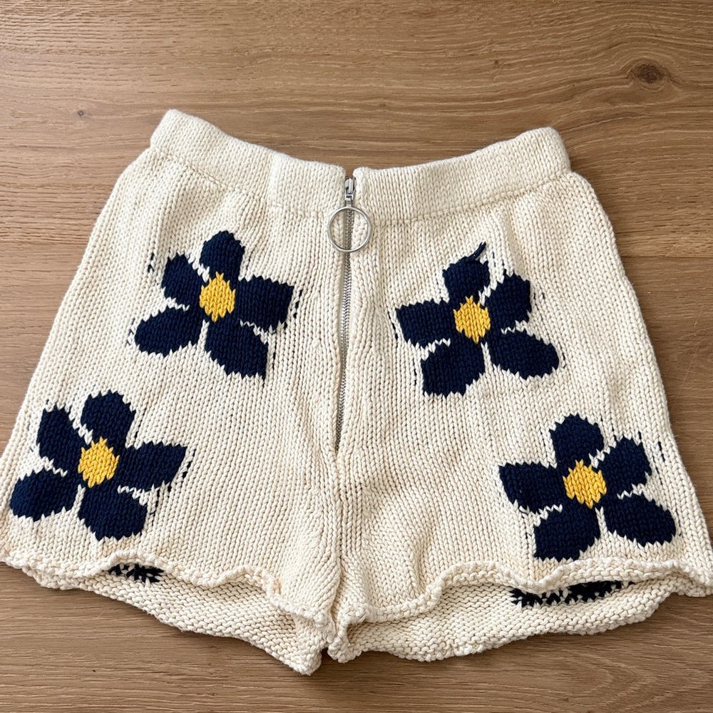 Free People Cream Knit Shorts with Floral Design 💛💛
